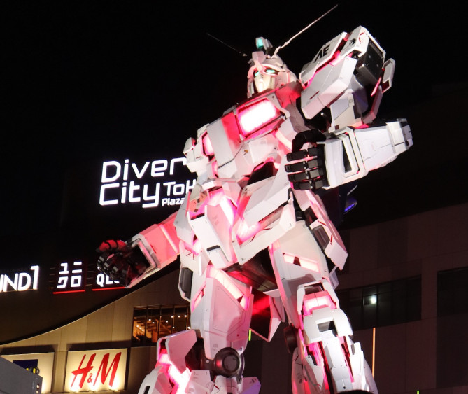 夜のユニコーンガンダム