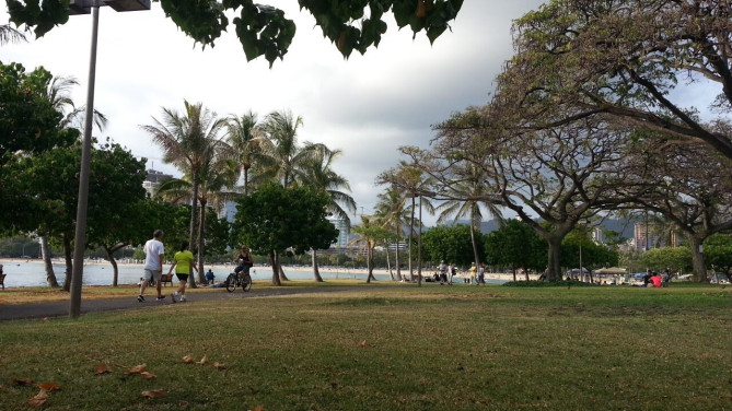 アラモアナセンター前のアラモアナビーチパーク