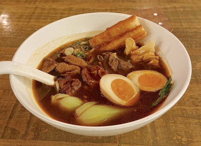 晶華冠軍牛肉麺坊CBN