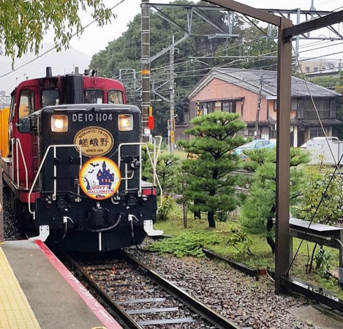 トロッコ列車