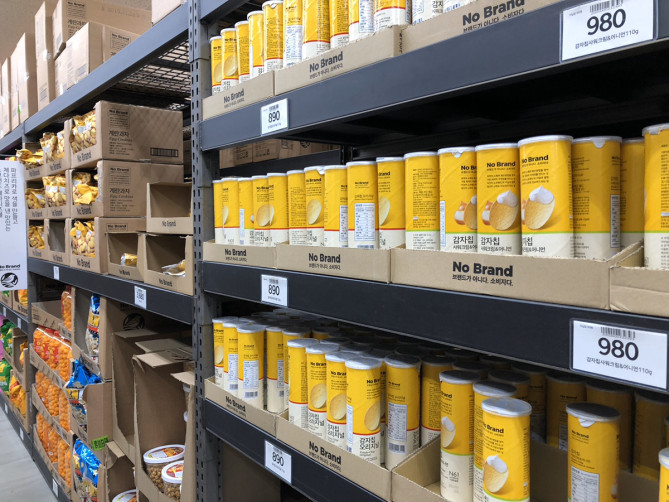 emartのPB『No Brand』の商品棚