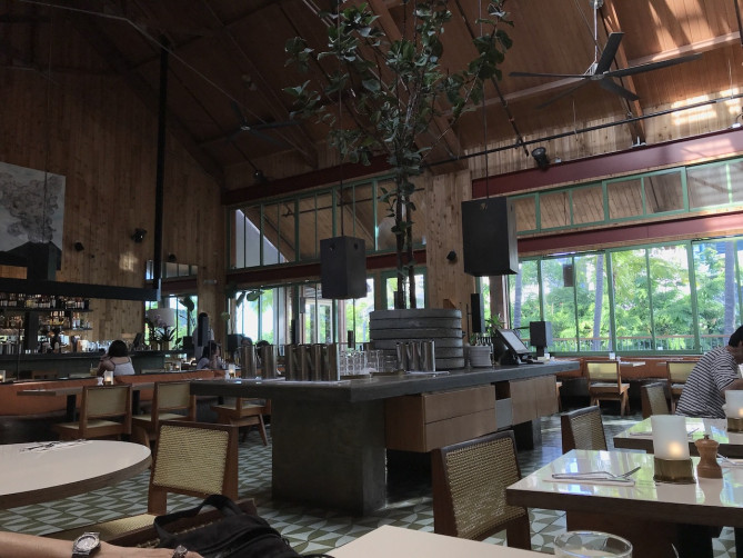 ビルズの店内