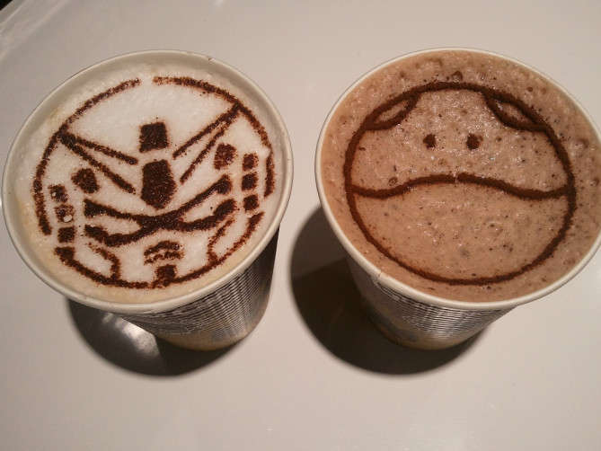 ガンダムカフェのラテアート