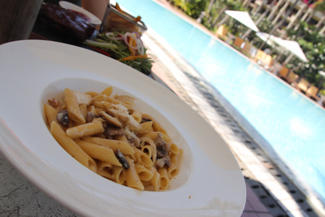 チキンとマッシュルームのクリームソースペンネ