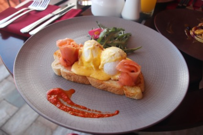 サーモンのエッグベネディクト