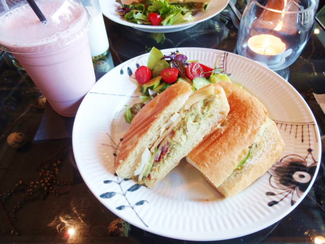 ニコライバーグマン ノムのパニーニ