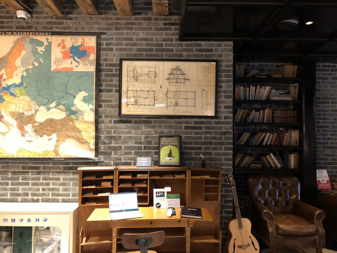 MAKERS HOTELのロビー