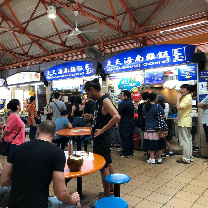 チキンライスの名店が入っているマックスウェル