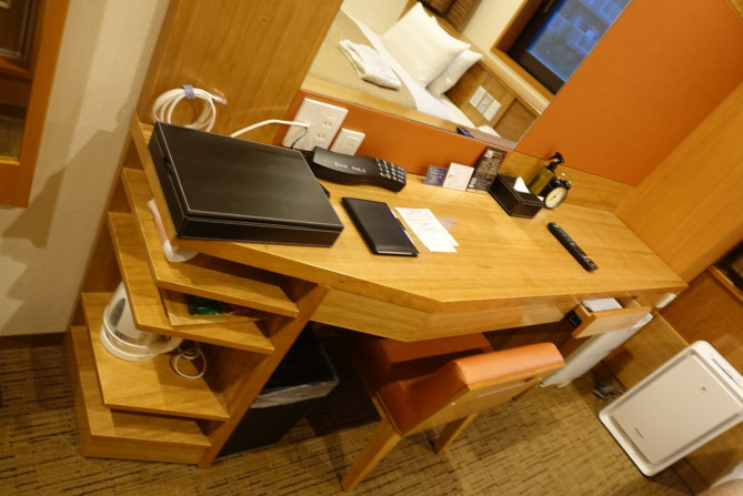 ワーキングデスク