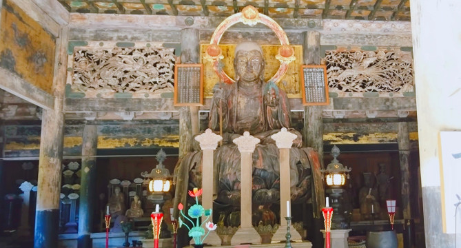 本尊の地蔵菩薩坐像