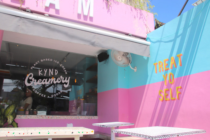 アイスクリームショップ外観