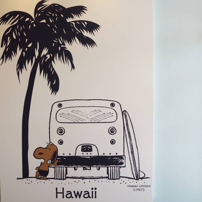 ハワイ モニ ホノルルの日焼けスヌーピーグッズまとめ Tシャツ トートバッグ カップも