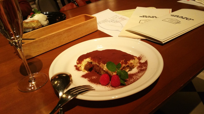 ワインとティラミス