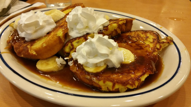 ホテル隣接のアイホップのフレンチトースト