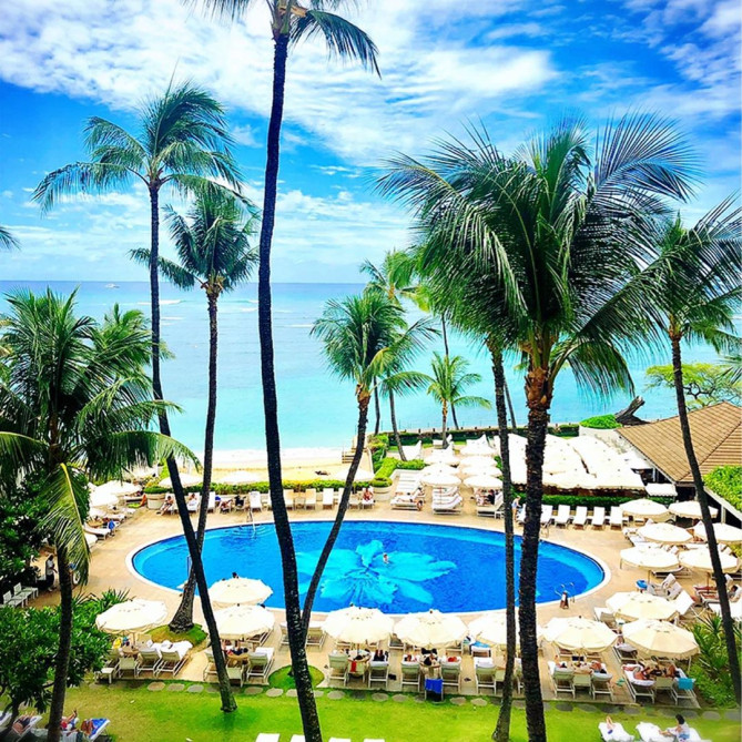 ハレクラニ　プール