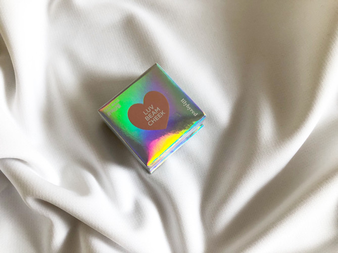 リリーバイレッドのラブビームチーク