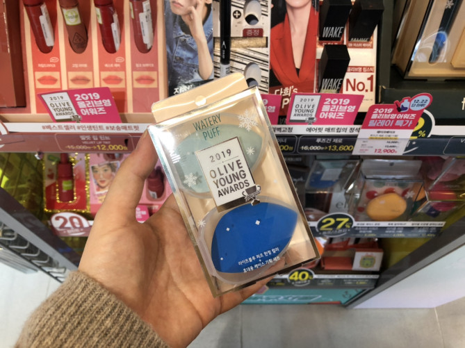 オリーブヤングで人気のしっとりパフ