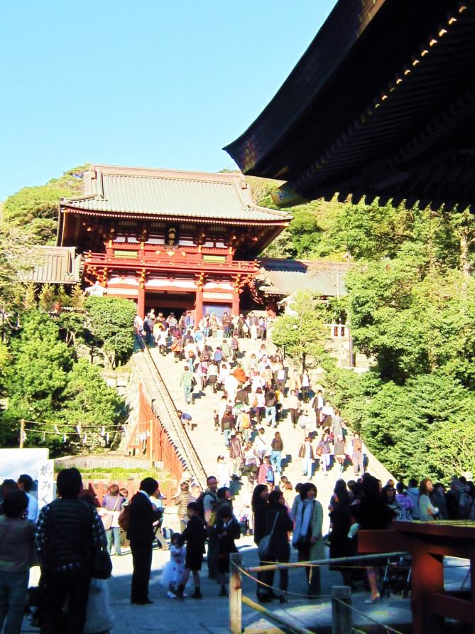 鶴岡八幡宮はどんなところ？