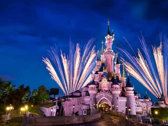 比較】ディズニーランド・パリ旅行！ツアー利用と個人手配の予算