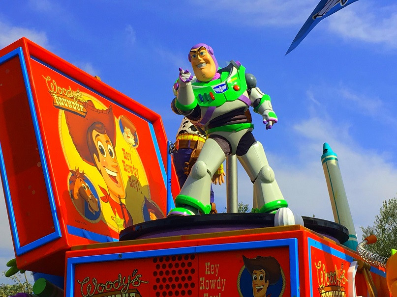 秘密】トイストーリーのバズを徹底解剖！驚きの設定やトリビア、名前の