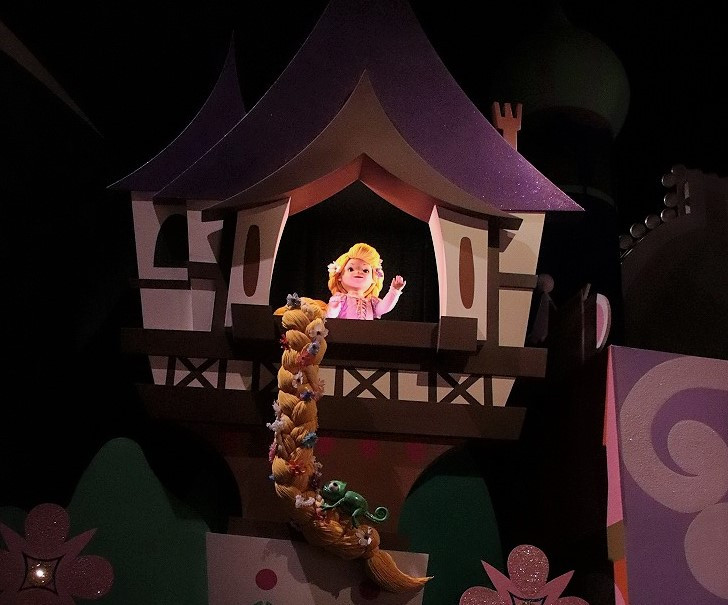 ラプンツェルのカメレオン「パスカル」徹底解説！おすすめグッズと