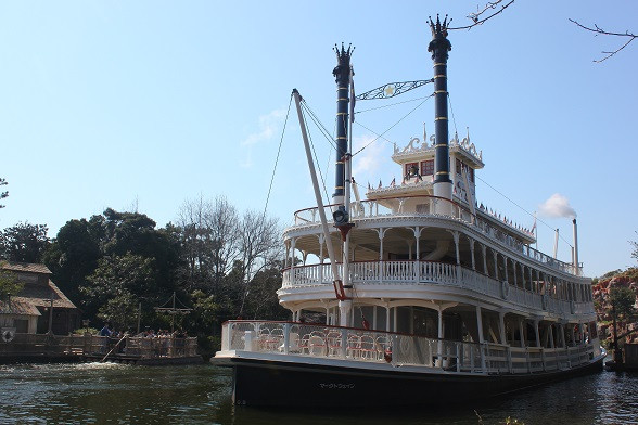 オルショウスキー 蒸気船マークトウェイン号 TDL50周年記念 フィギュア オルショウスキー 蒸気船マークトウェイン号 TDL50周年記念 フィギュア